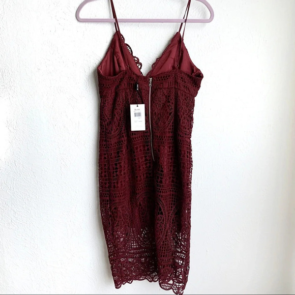 Bardot Versailles Lace Pencil Dress In Burgundy NWT Sz Small - Picture 5 of 8
